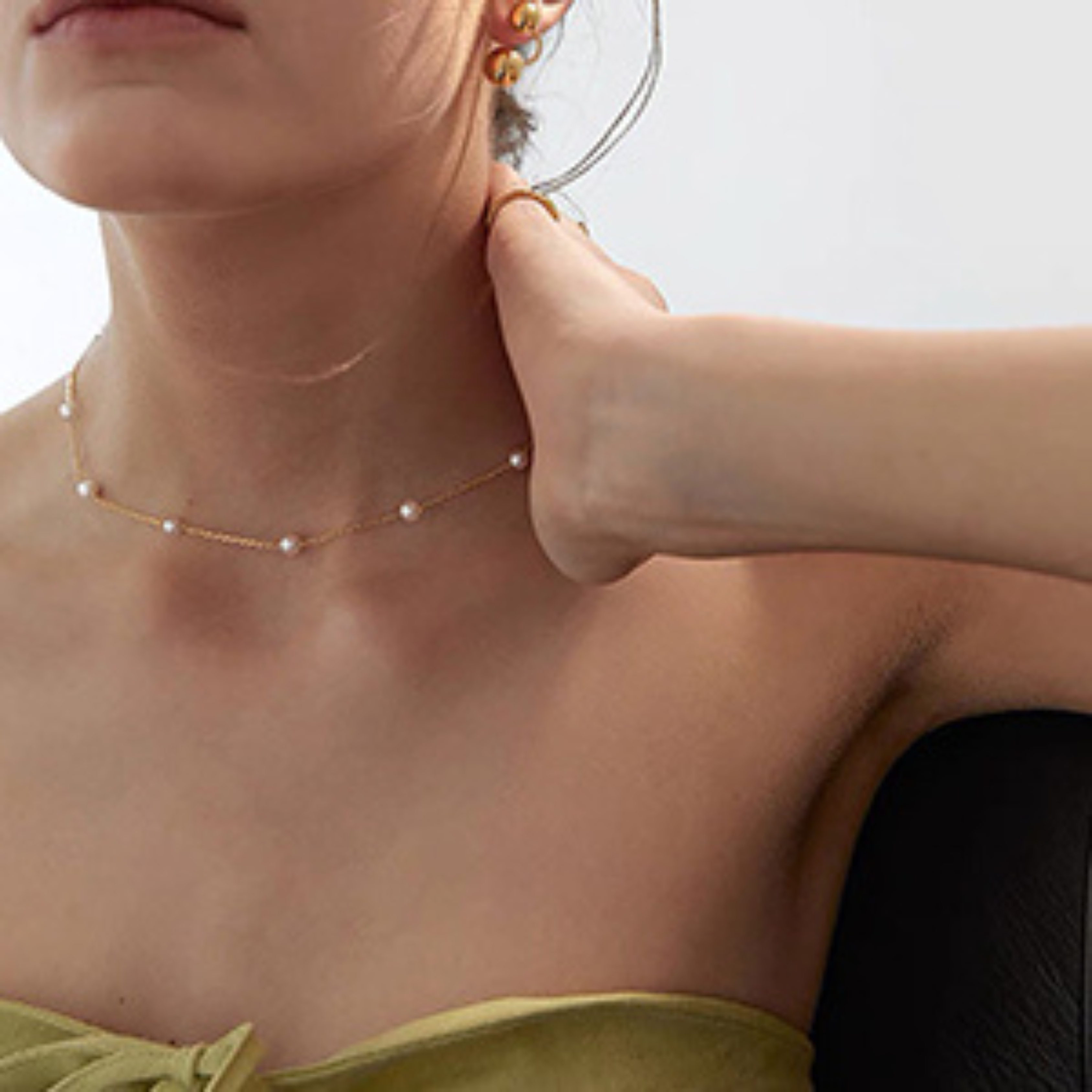 Collier Ras Du Cou en Perles Éparpillé