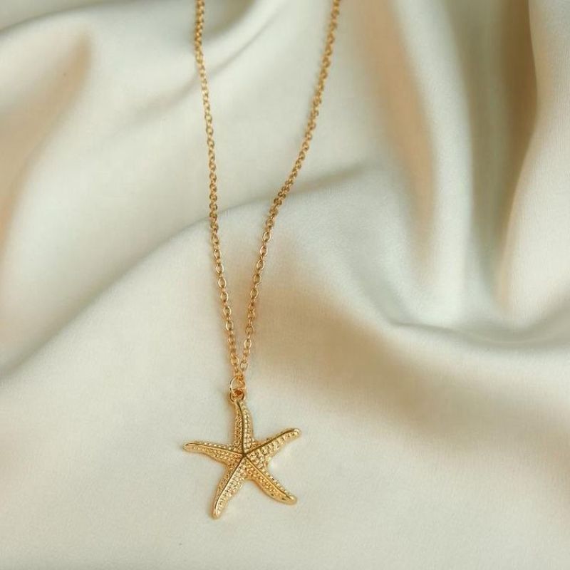 Gold Starfish Pendant Necklace