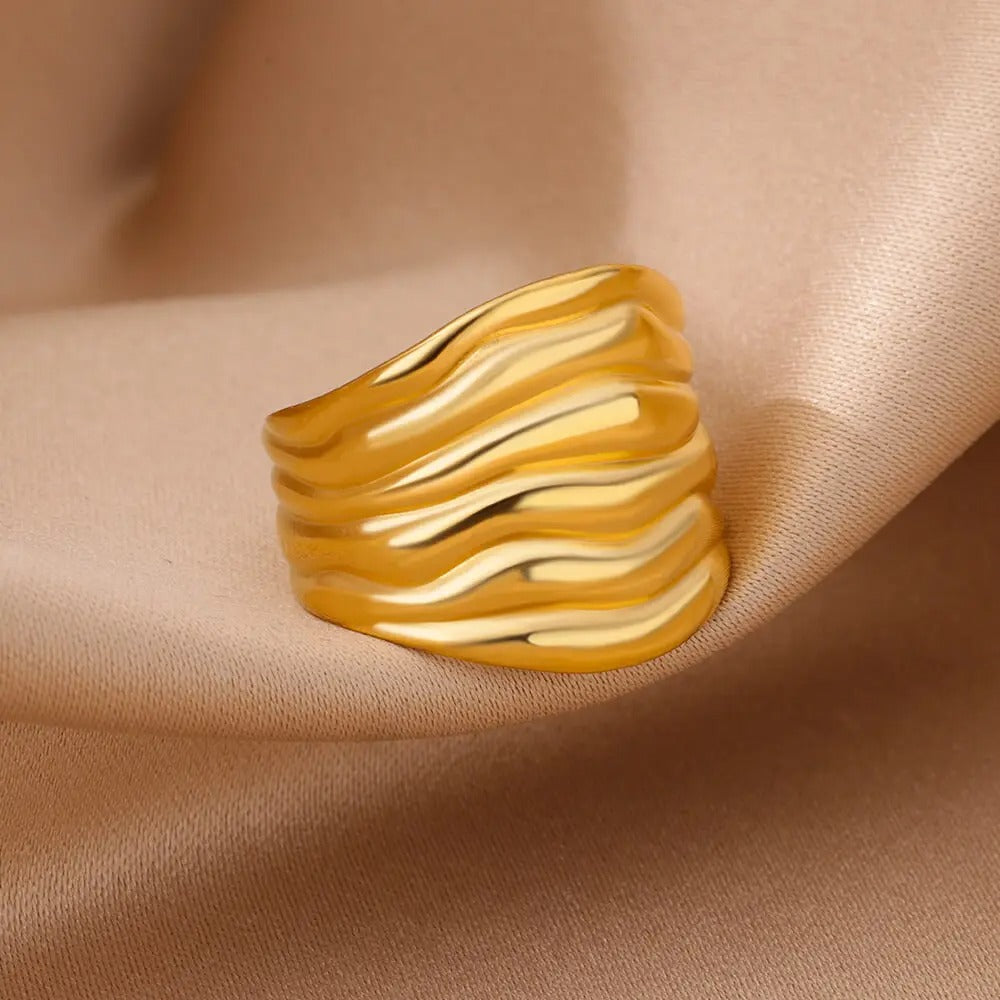 Hammered Ring "Shayta"
