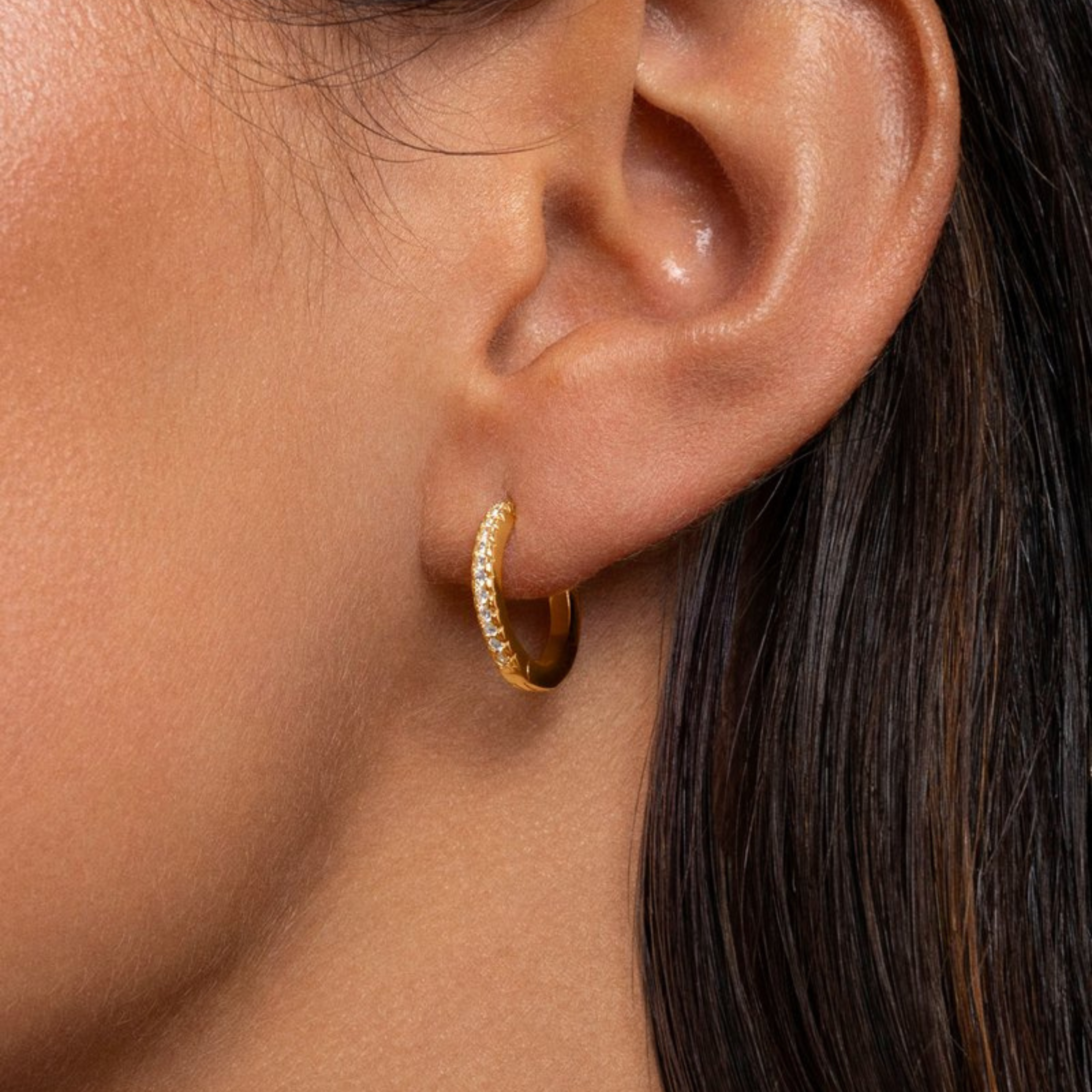 Mini Boucle d'oreille avec Diamant