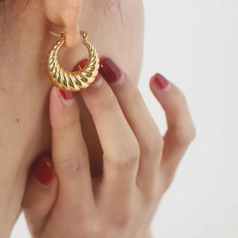 Boucles d'Oreilles Raffinées en Croissant