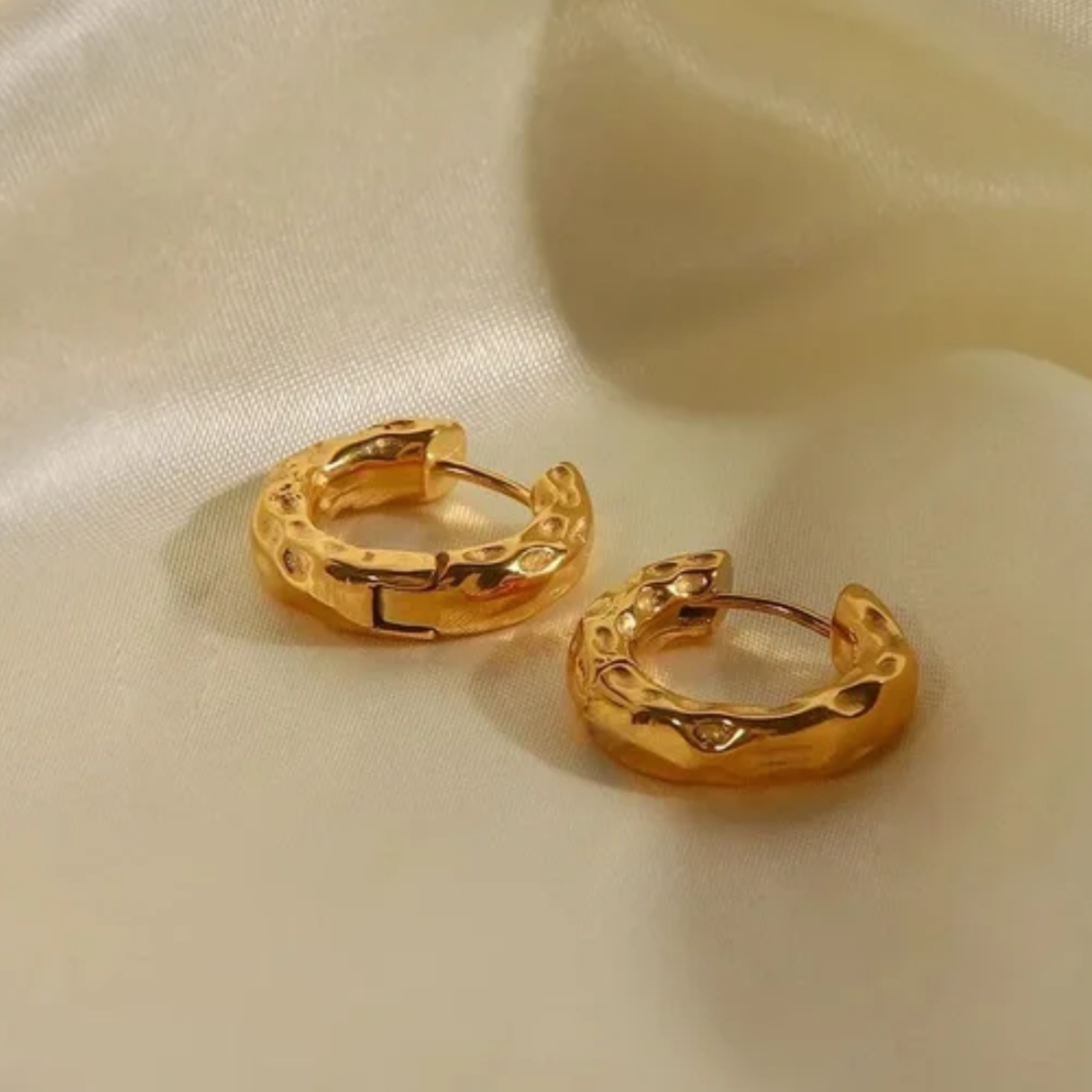 Boucle D'oreillle Créole Martelé "Dasy”